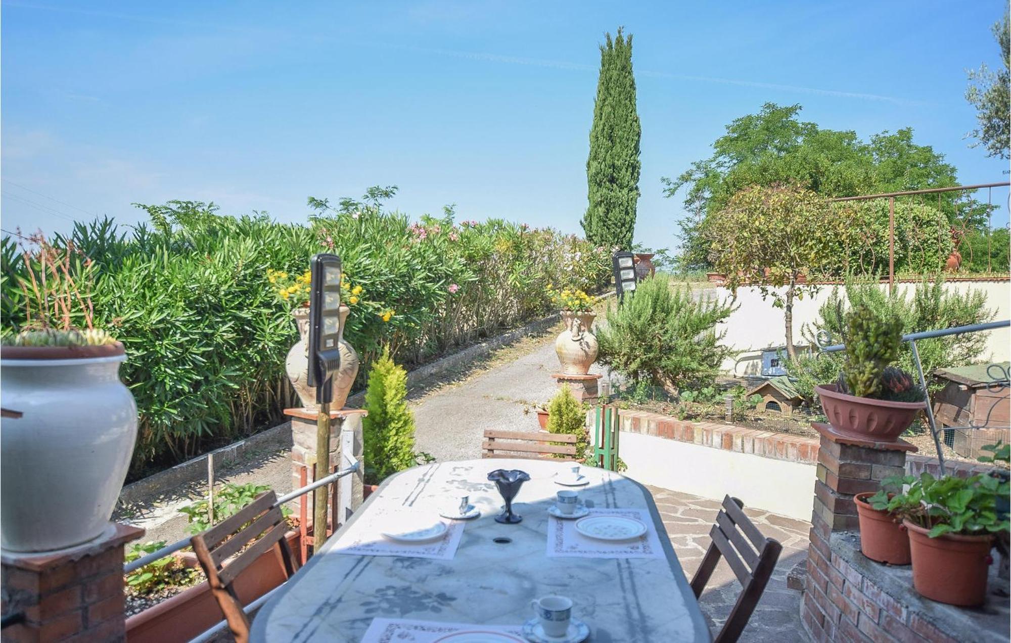 Awesome Home In Montefoscoli With Wifi Екстериор снимка
