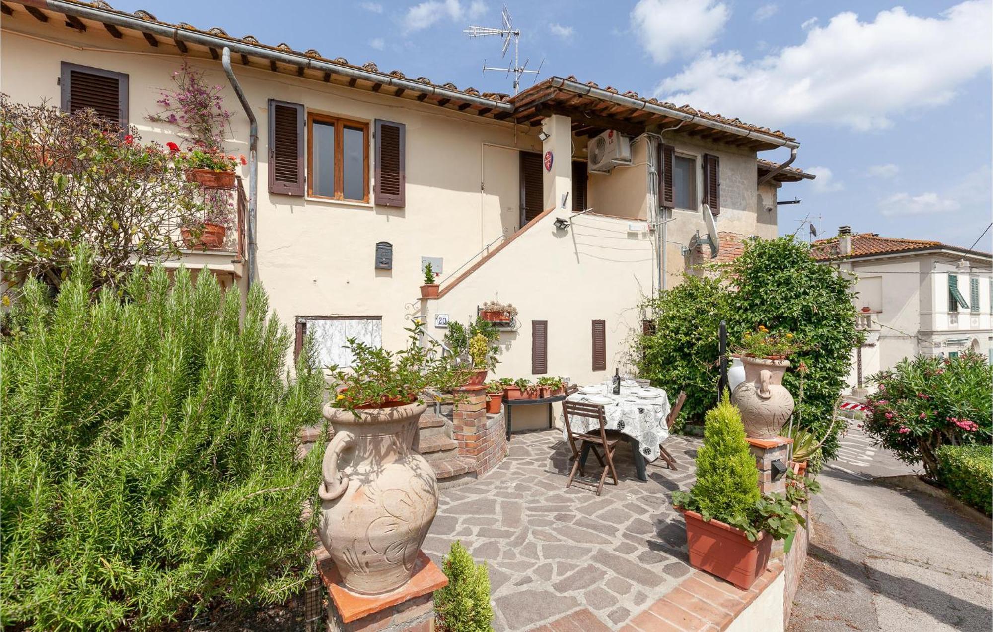 Awesome Home In Montefoscoli With Wifi Екстериор снимка